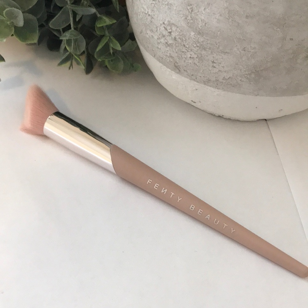 Fenty Highlighter Brush